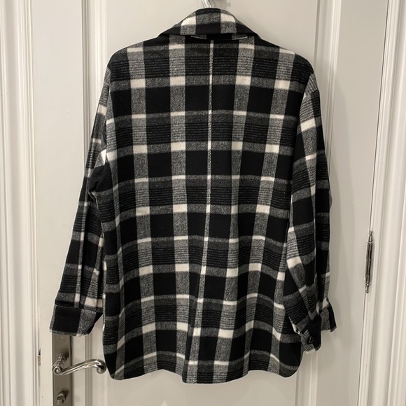 Ladies Black and White Flannel Shirt with pockets - Picture 2 of 5